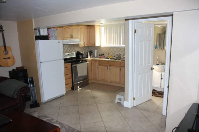 basement_kitchen_4.jpg